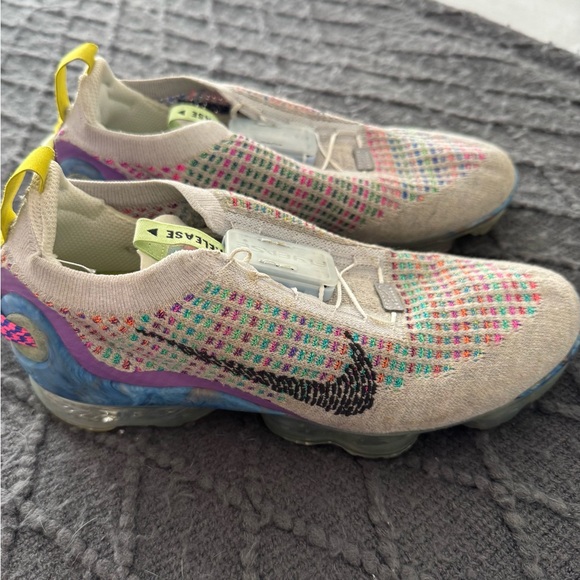 Nike Other - Nike Limited Edition Multicolor Sneaker